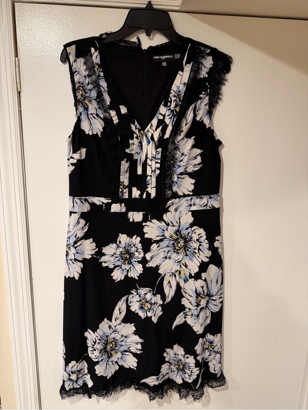 Karl Lagerfeld Black and White Floral V-Neck Lace-Trim Dress